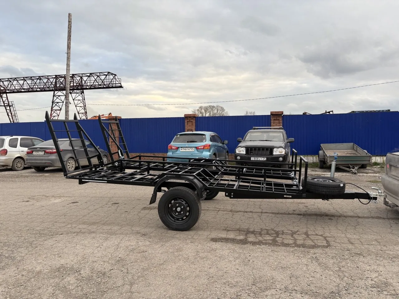 Яр Прицеп Квадро 1200 с трапами