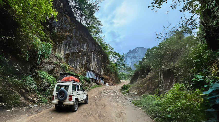 Kathmandu to Pokhara: Flight, Tourist Bus or Private Jeep (2026)