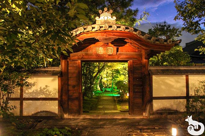 圓徳院 正門