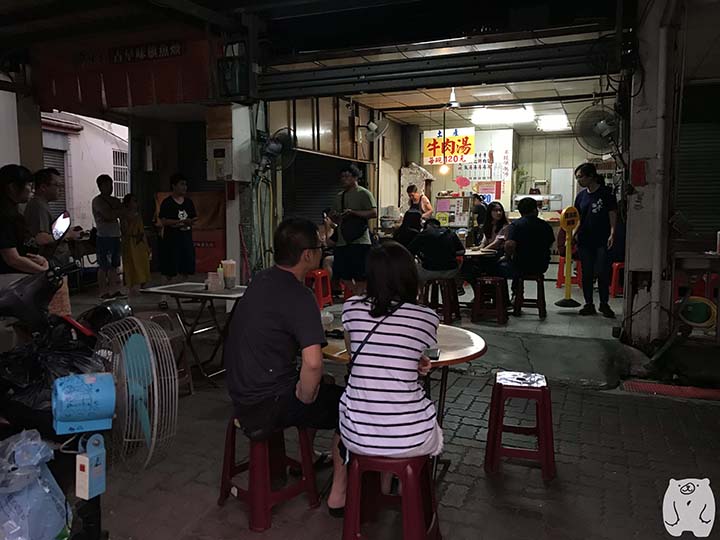 六千牛肉湯|開店直後の様子