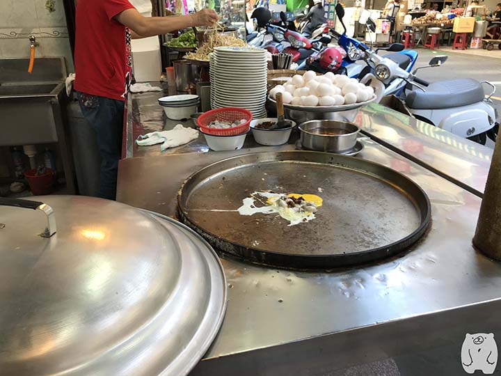 石精臼蚵仔煎|ひき肉を加える