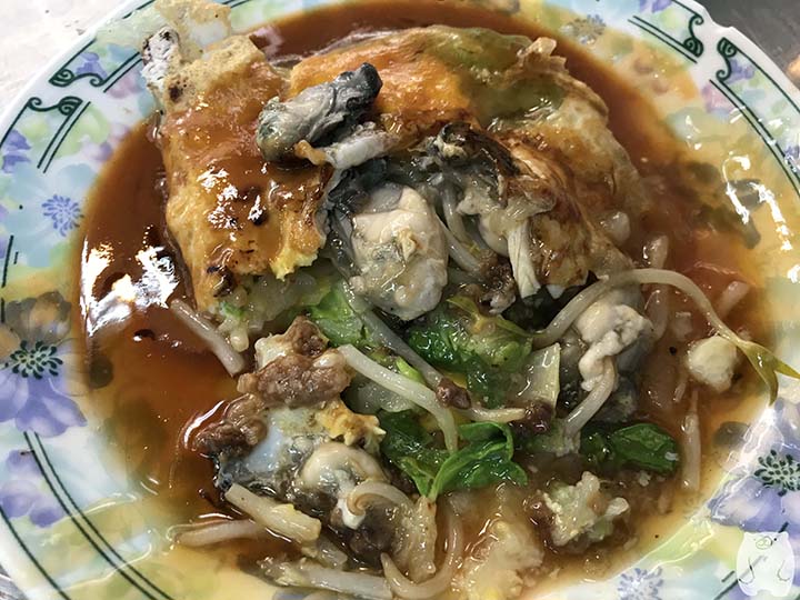 石精臼蚵仔煎|蚵仔煎のたくさんの牡蠣