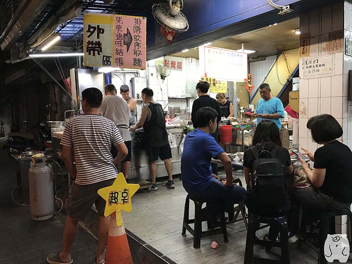 小杜意麵|持ち帰り(外帶)で並ぶ列