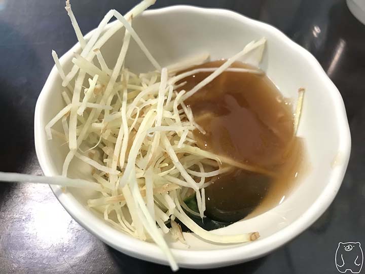 億哥牛肉湯|薬味と調味料