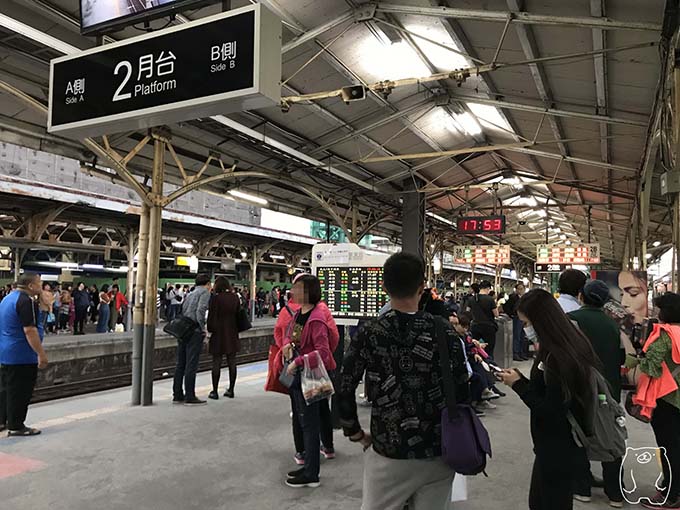 高雄行きの乗り場に到着
