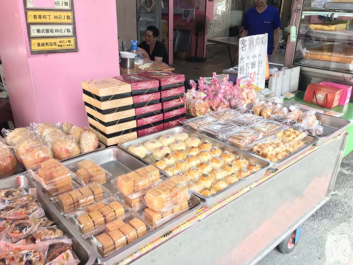 邱惠美鳳梨酥|店頭で売られているケーキ