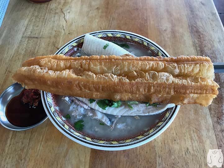 阿憨鹹粥|虱目魚肚粥と油條