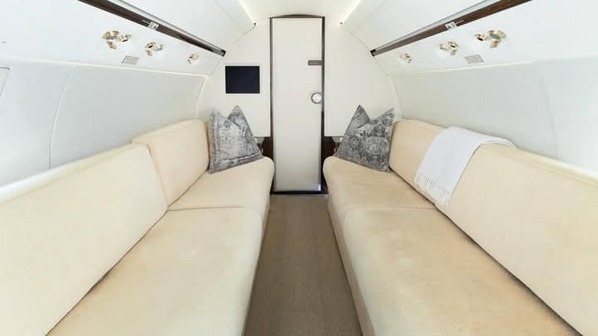 Gulfstream G550 - Photo