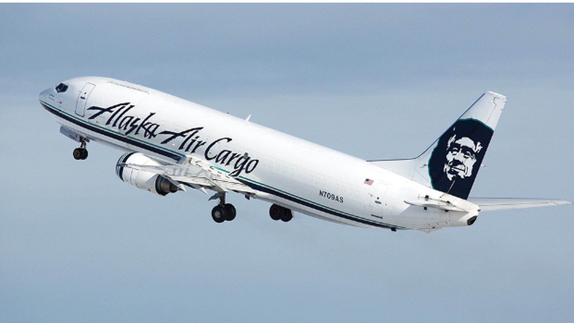 BOEING B737-400F - Photo