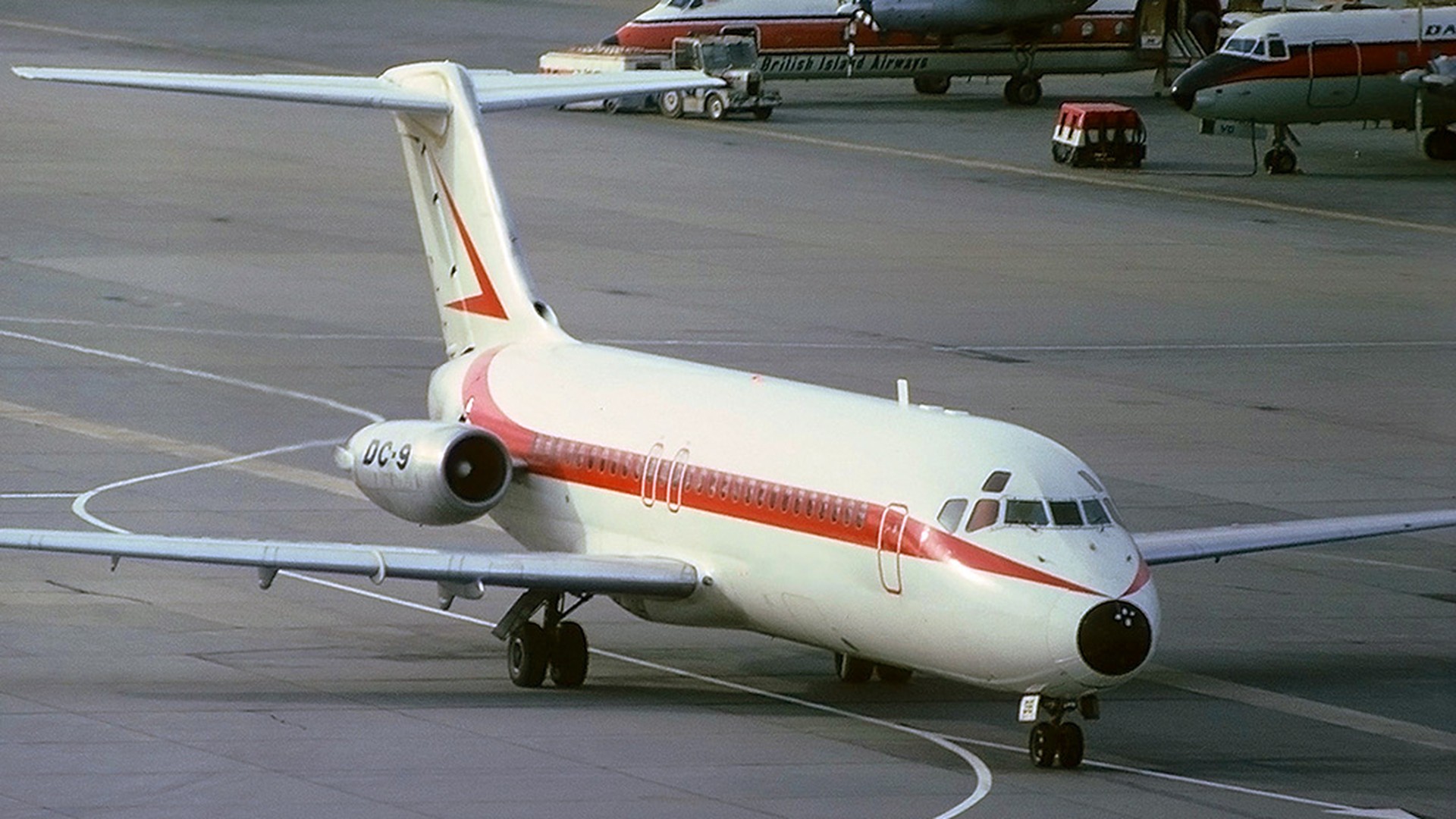 MCDONNELL DOUGLAS DC 9-15F - Photo
