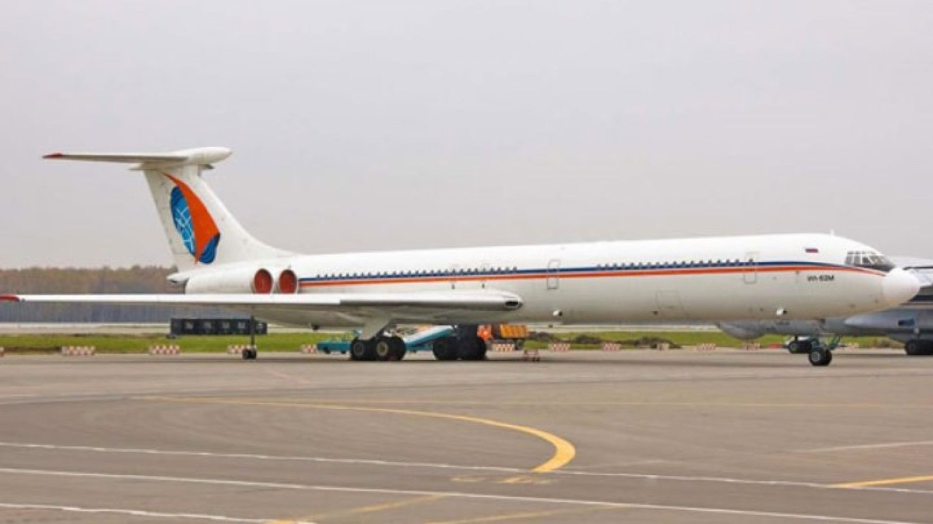 ILYUSHIN IL-62 - Photo