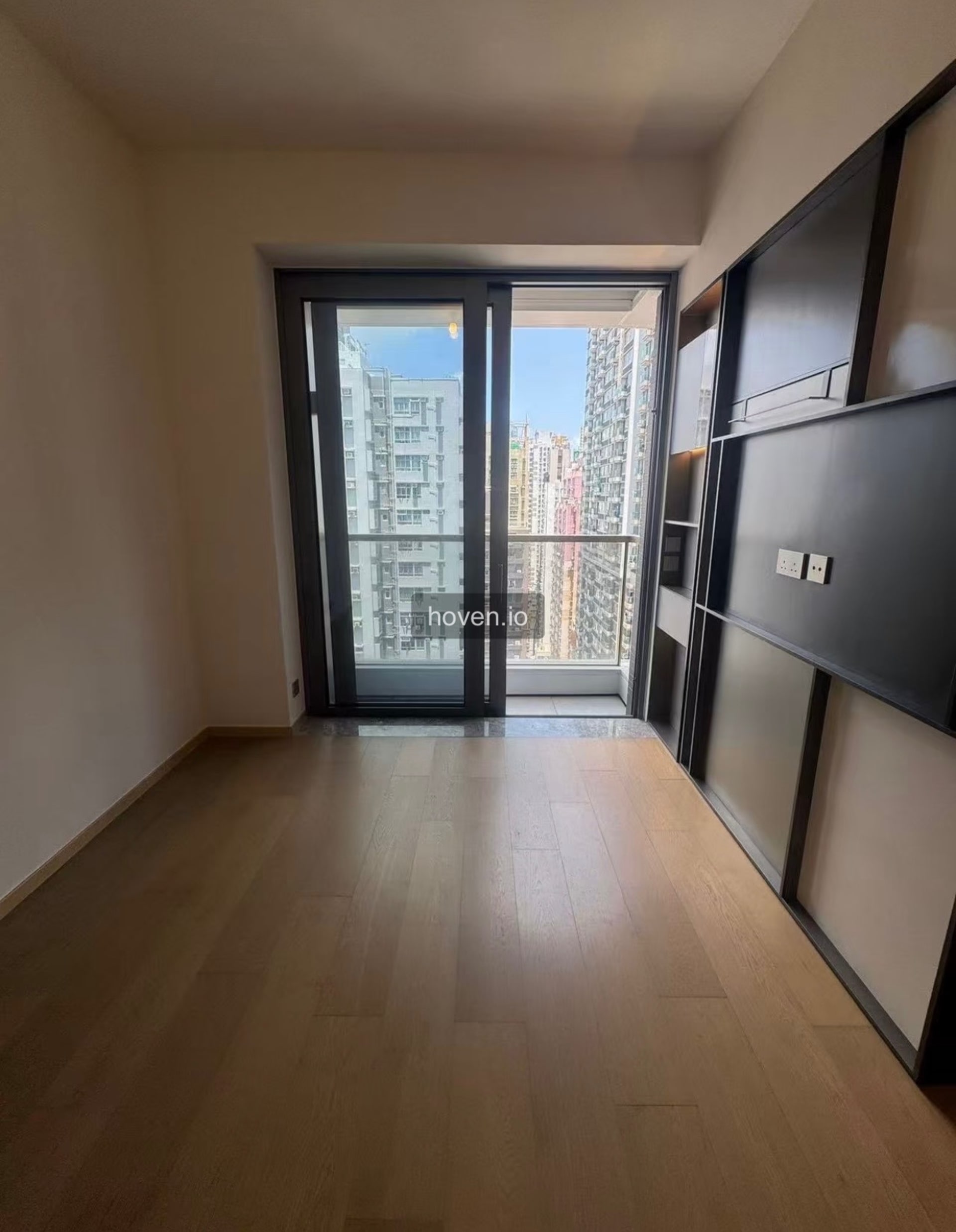 Prime studio near HKU & MTR