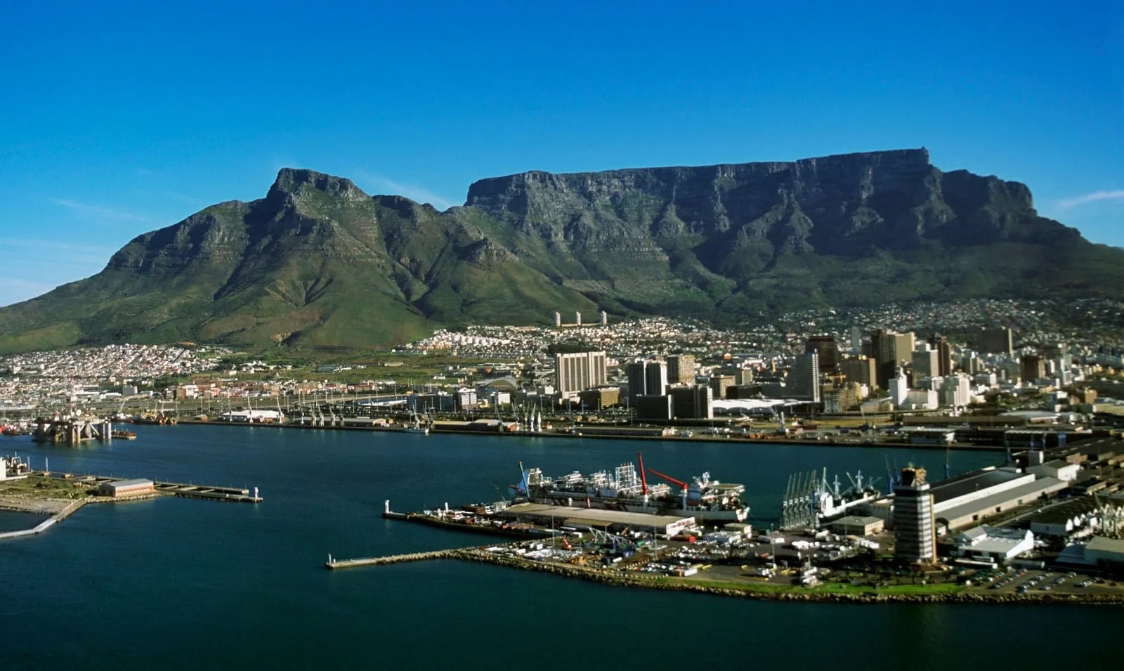Cape Town and Table Mountain https://res.cloudinary.com/duza9jnrs/images/w_640,h_480,c_scale/f_auto,q_auto/v1738239680/Cape-Town-and-Table-Mountain/Cape-Town-and-Table-Mountain.webp?_i=AA