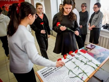 Парты в память о героях: новая инициатива в Нижнемуллинской школе
