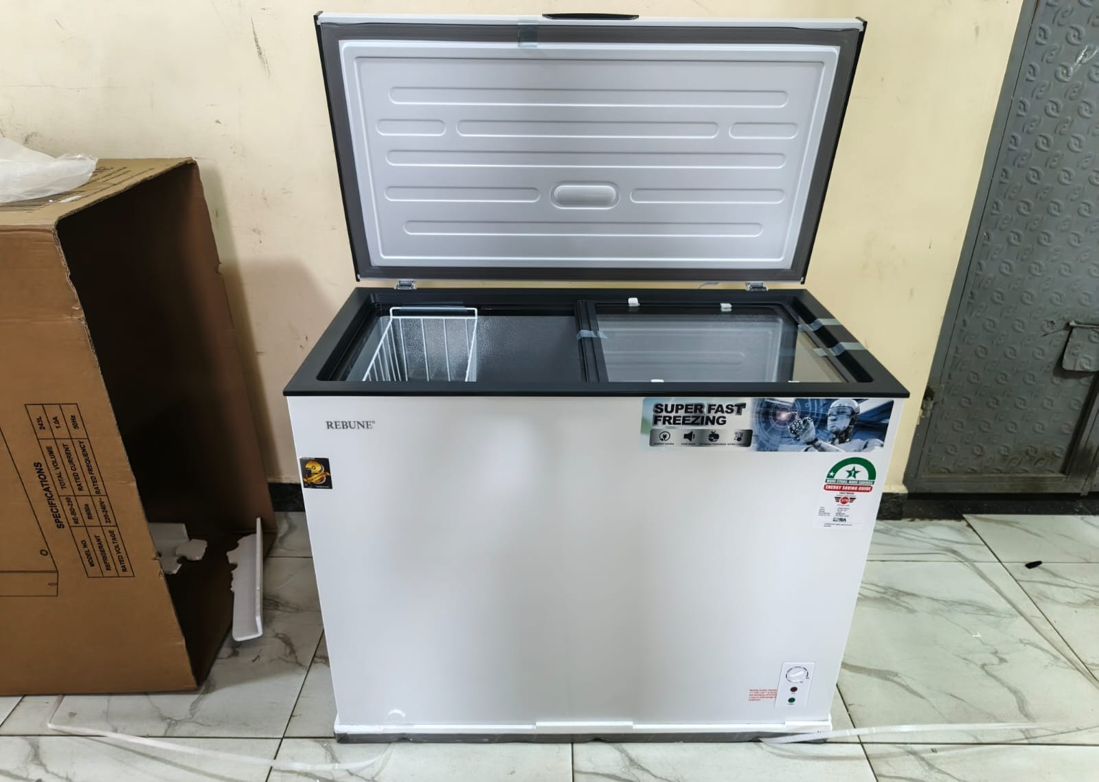 Rebune Chest Freezer Fast Cooling Technology 150 liters