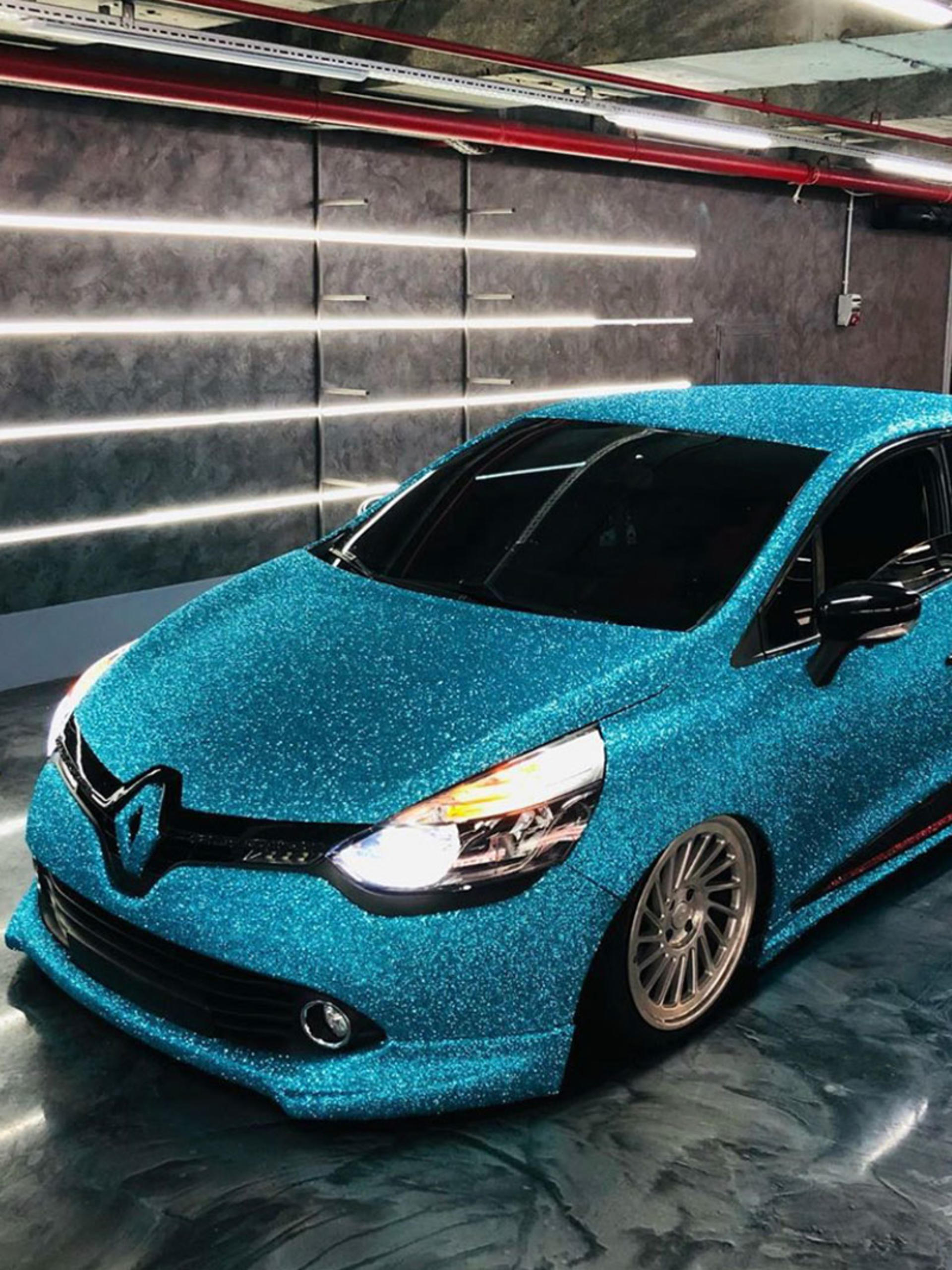Theluxurygaragee