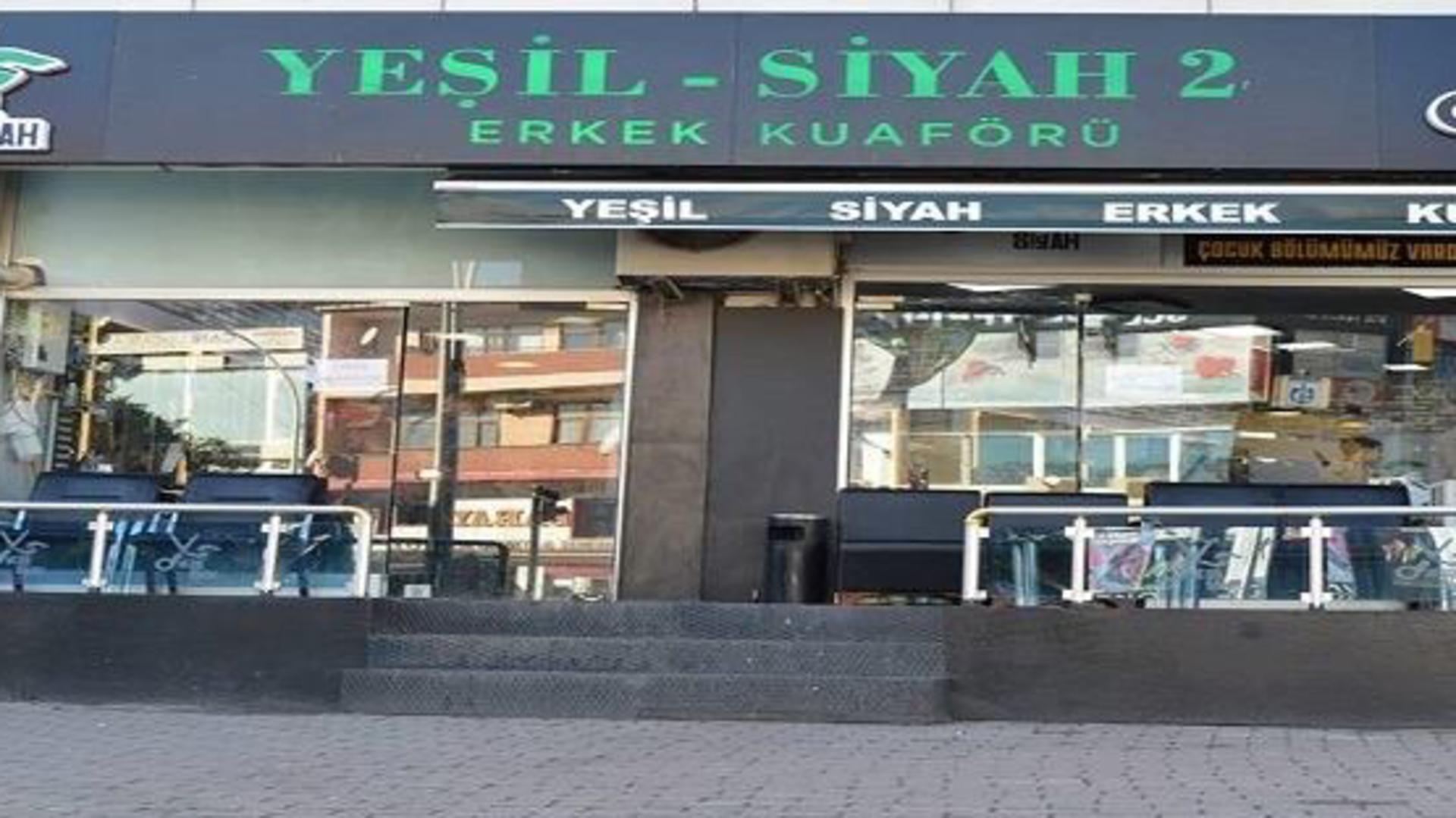 Yeşil Siyah Erkek Kuaförü
