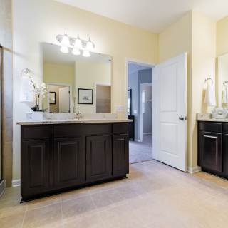 Northgate Owner's Bathroom 