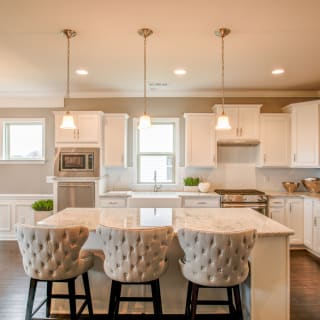 Abbeyville Kitchen with Island