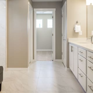 Luxurious Owner's Bath