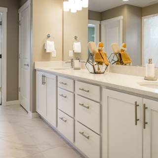 Owner's Bath w/Dual Vanity