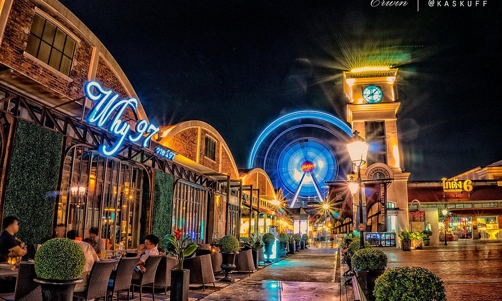 ASIATIQUE The Riverfront — Night Market & Mall