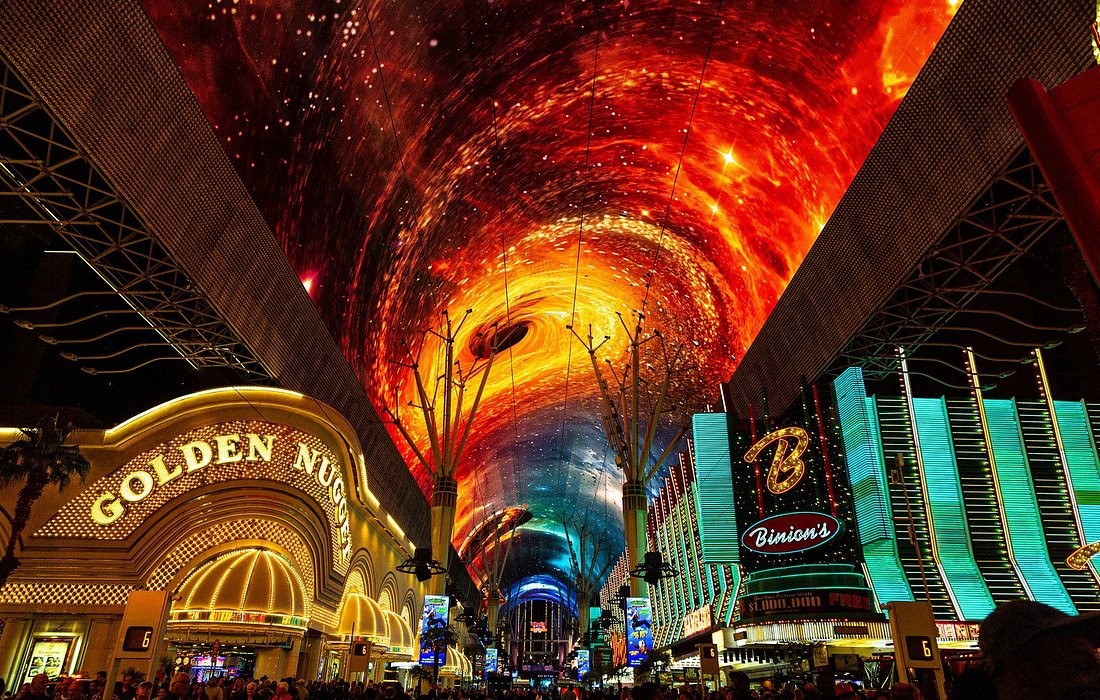 Fremont Street Experience — Viva Vision & Free Live Shows