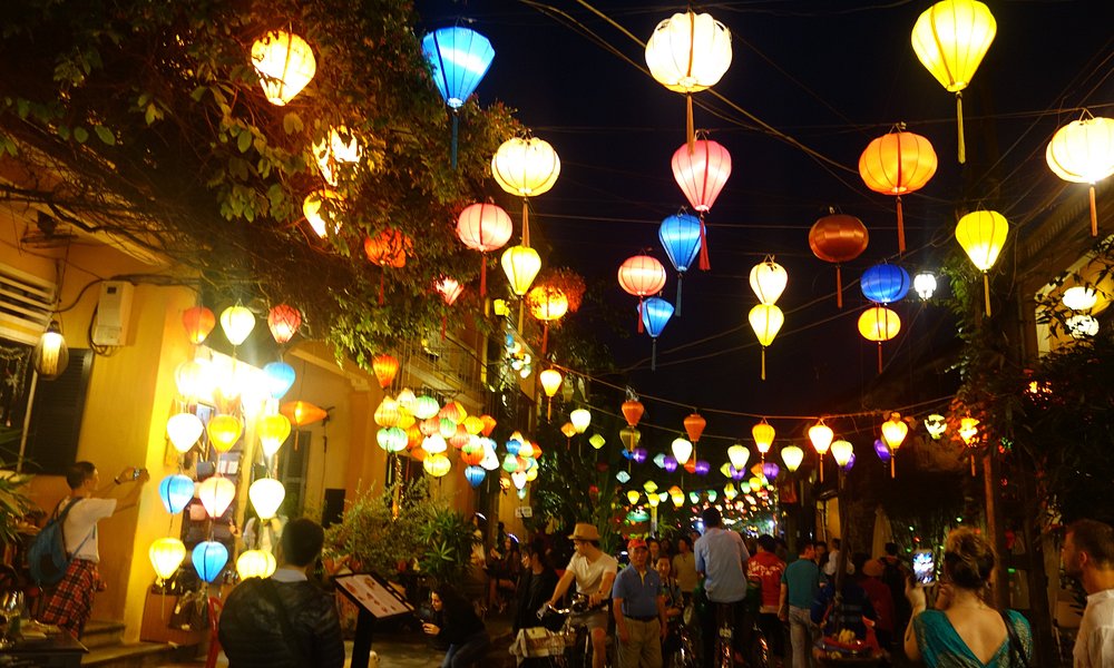 Hoi An Ancient Town Admission & Walking Experience