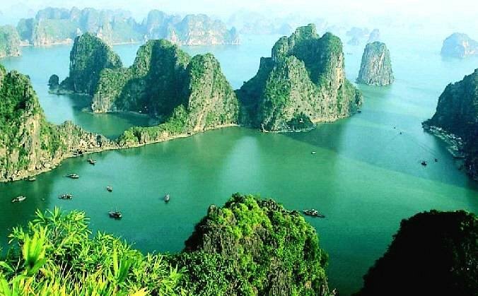 Ha Long Bay Day Cruise from Hanoi