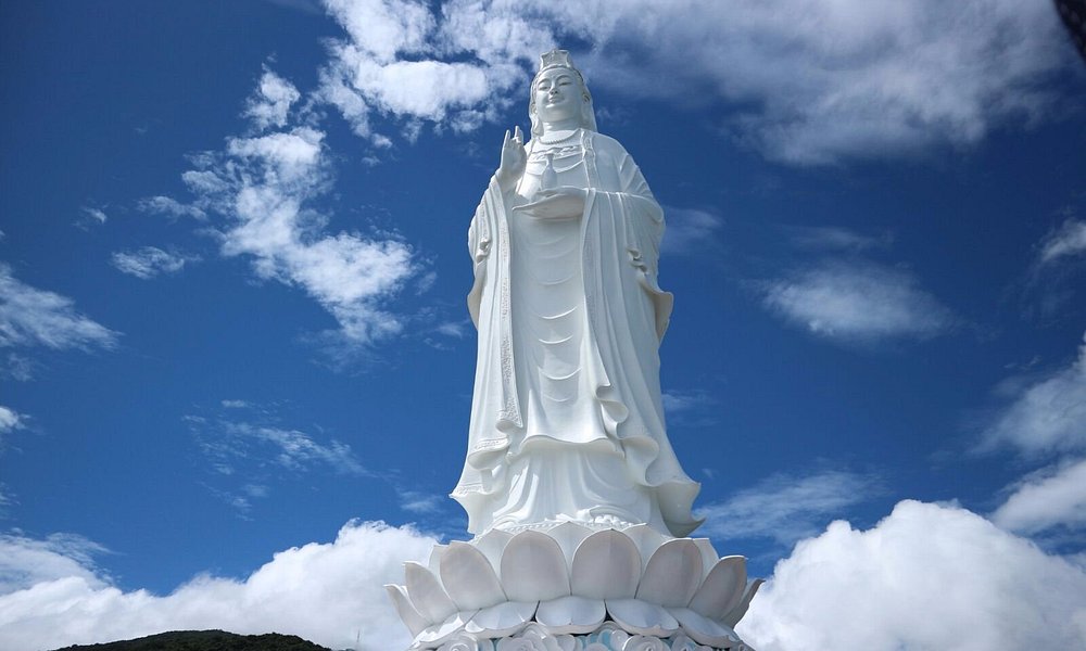 Linh Ung Pagoda & Lady Buddha Statue, Son Tra Peninsula
