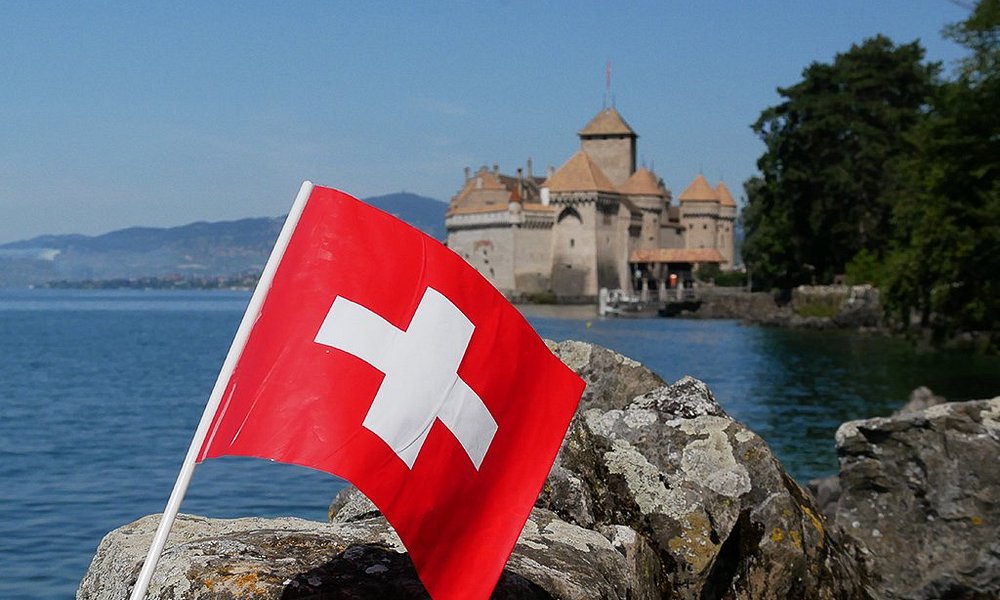Chillon Castle (Château de Chillon) Visit from Montreux / Lausanne