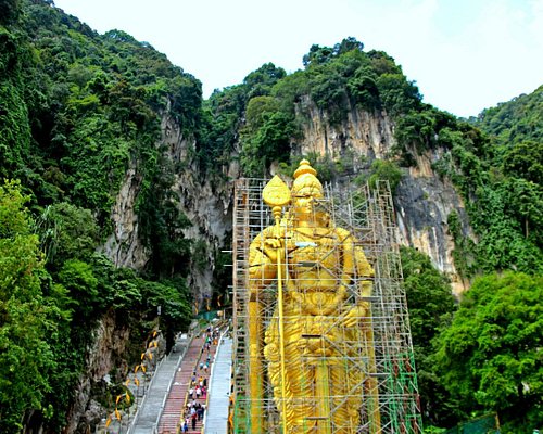 Batu Caves (Kuala Lumpur) — 272 Steps, Cave Temples & Sri Subramaniar Temple