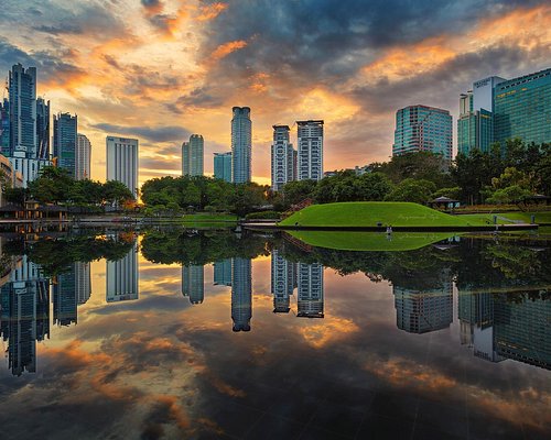 KLCC Park, Kuala Lumpur — 50-Acre Urban Park + Lake Symphony Fountain Shows