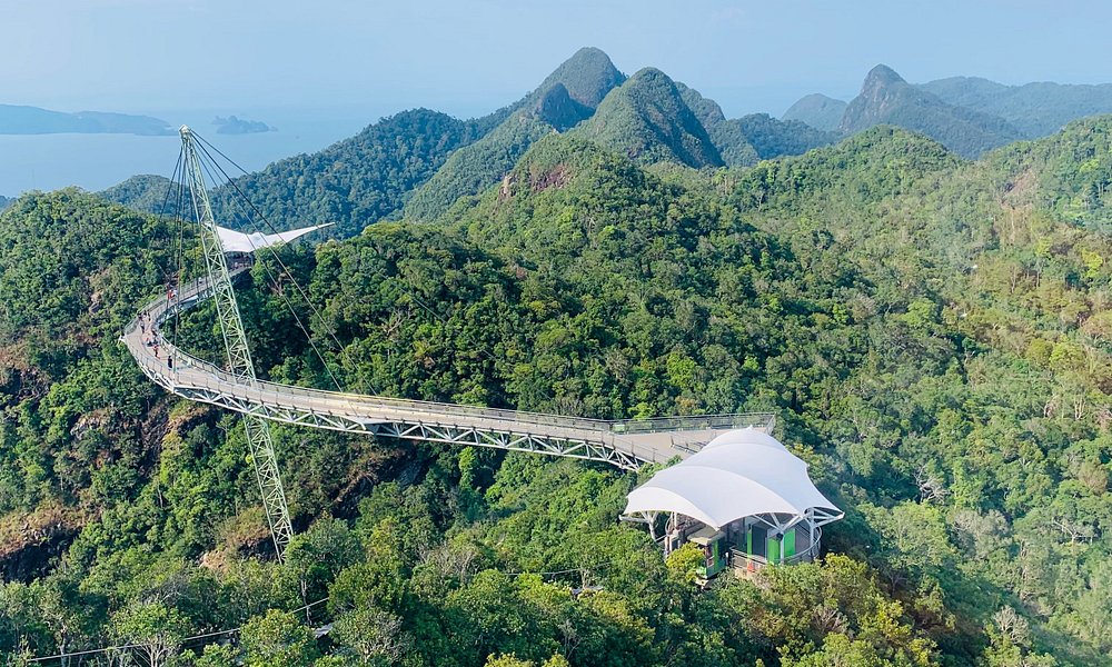 Langkawi SkyBridge — 125m Curved Sky-High Walk + Machinchang & Andaman Sea Views (Access via SkyCab / SkyGlide)
