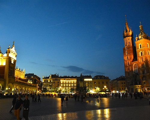 St. Mary’s Basilica (Bazylika Mariacka), Kraków — Gothic Church on Main Square + Veit Stoss Altarpiece Viewing (Timed Visitor Hours, Ticketed)