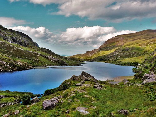 Killarney National Park (Co. Kerry) — Lakes, Forest Trails & Mountain Viewpoints (Free; 24-Hour Pedestrian Access)