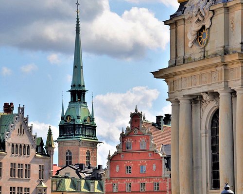 Stockholm Old Town (Gamla Stan) — Medieval Lanes, Squares & Waterfront Walks (Free Public Area)
