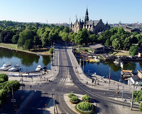 Kungliga Djurgården (Royal Djurgården, Stockholm) — Royal Park Island Walks + Museum District (Free; Open 24/7)