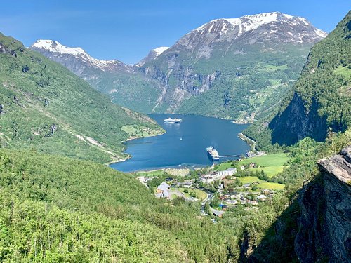 Geirangerfjord (Geiranger) — UNESCO-Listed Fjord Scenic Stop: Viewpoints, Waterfront Walks & Waterfall Views (Free; Cruises Separate)