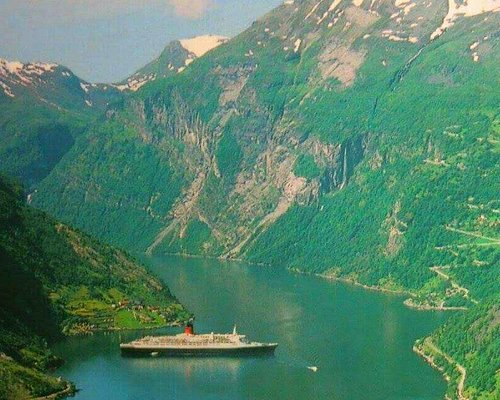 The Flåm Railway (Flåmsbana) — Scenic Myrdal—Flåm Train Ride + Kjosfossen Photo Stop (Ticketed)