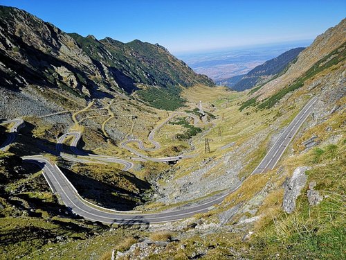Transfăgărășan Highway (DN7C) — Legendary Mountain Road Drive: Hairpins, High Pass Scenery & Bâlea Area Access (Free Road; Seasonal Closures)