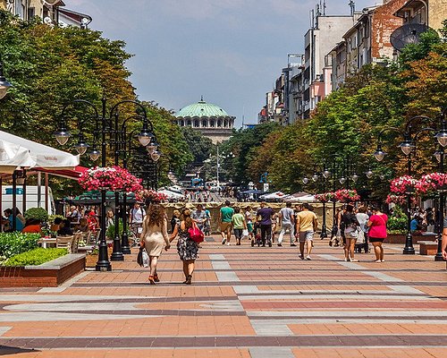 Vitosha Boulevard (Vitoshka, Sofia) — Central Pedestrian Zone Walk: Cafés, Shops & Vitosha Mountain Views (Free Public Area)