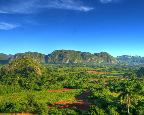 Valle de Viñales (Viñales Valley, Pinar del Río) — UNESCO World Heritage Cultural Landscape: Mogotes Karst Views + Traditional Tobacco Farms (Free Public Area)