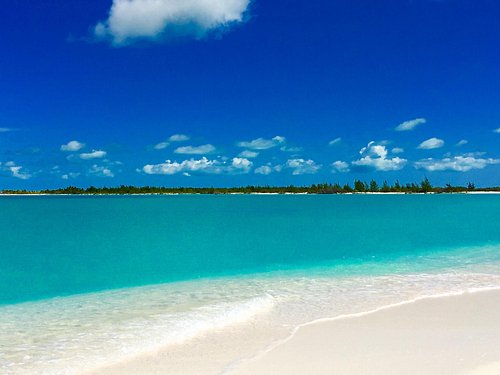Playa Paraíso (Cayo Largo del Sur) — Remote White-Sand Beach Stop: Calm Caribbean Water + Long Walks (Free Public Beach Area)