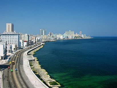 El Malecón (Malecón Habanero, Havana) — Seafront Promenade Walk: Sunset Views + Sea Breeze Hangout (Free Public Waterfront)