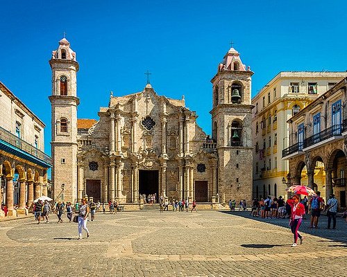 Plaza de la Catedral (Old Havana) — Baroque Cathedral Square Walk: Historic Urban Core + Photo Spots & Café Stops (Free Public Square)