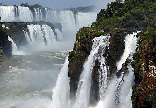 Iguazú Falls (Argentina Side) — Iguazú National Park Circuits + Eco-Train to Devil’s Throat (Ticketed Entry)