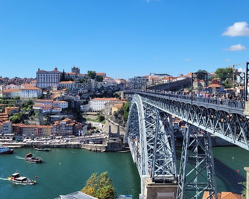 Dom Luís I Bridge (Porto) — Double-Deck Iron Bridge Walk (Upper Deck Metro + Views) (Free Access)