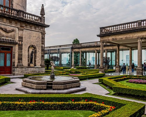Chapultepec Castle (Museo Nacional de Historia), CDMX — Historic Castle Museum Rooms + Viewpoints (Ticketed Entry)