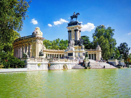 Parque del Retiro (Madrid) — Historic City Park Walk + Lake + Crystal Palace Area (Free Entry)